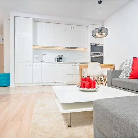 Apartamenty Design Centrum-Garbary Street بوزنان المظهر الخارجي الصورة